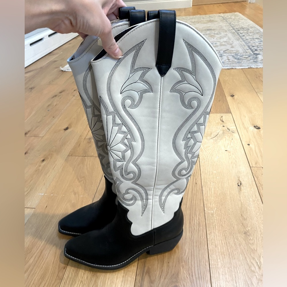 White and Black Tall cowgirl boots - Picture 5 of 11